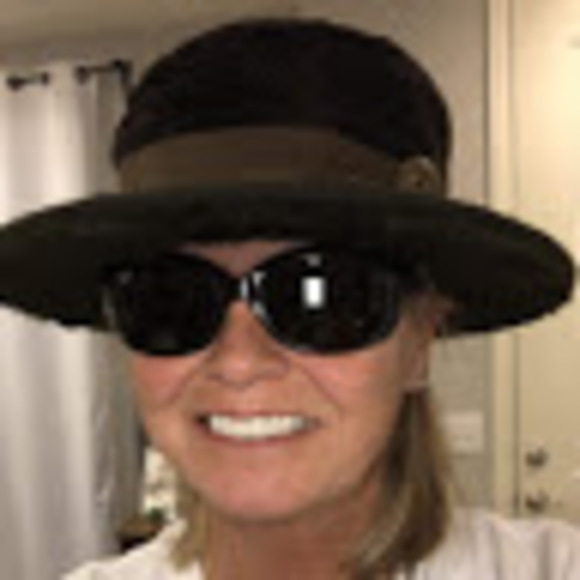 Meet your Posher, Jacalyn - Picture 1 of 1